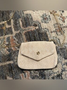Woven Beige Crossbody Bag with Gold Chain